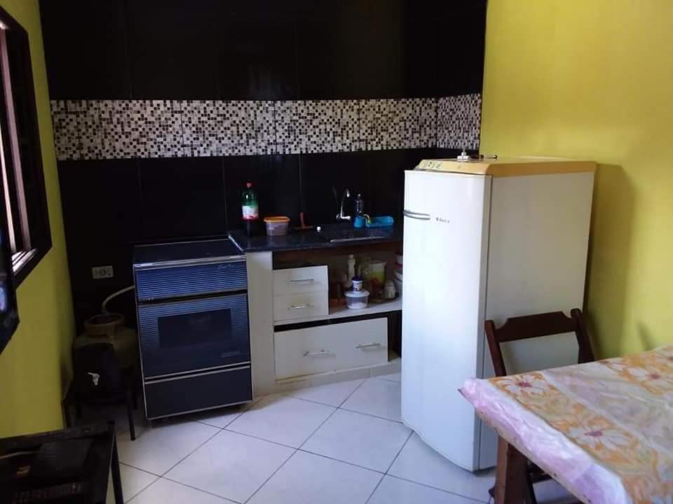 דירות Casa Dos Rocha Em Ubatuba - Kitnet Amarela מראה חיצוני תמונה